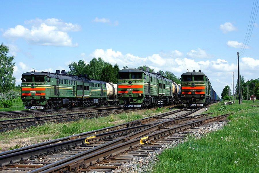 2TE10U-0393 & 0079 & 0169 (Belorussian locos)
23.05.2012
Izvalda
