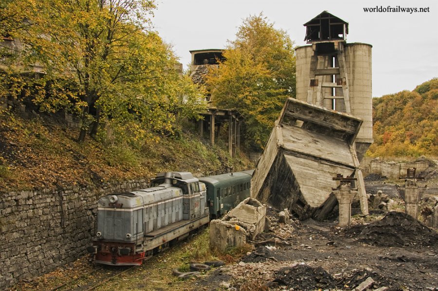 Passenger train pass through Anina mine
