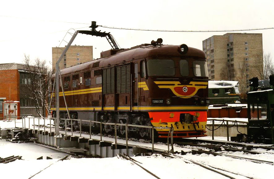 TEP60-0765 (0202) (Lithuanian loco)
27.12.1999
Rīga-Šķirotava depot
Keywords: riga-skirotava