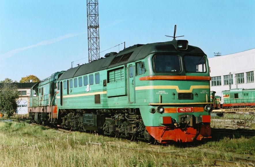M62-1235+ČME3-3146
09.10.2005
Rīga-Šķirotava depot
Võtmesõnad: riga-skirotava