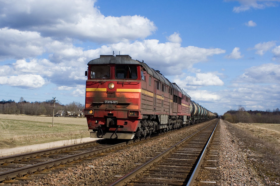 2TE116-1071 (Russian loco)
19.04.2008
Lehtse

