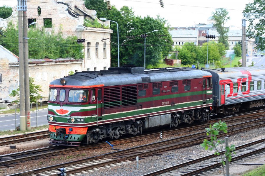TEP60-0384 (Belorussian loco)
04.08.2011
Vilnius
