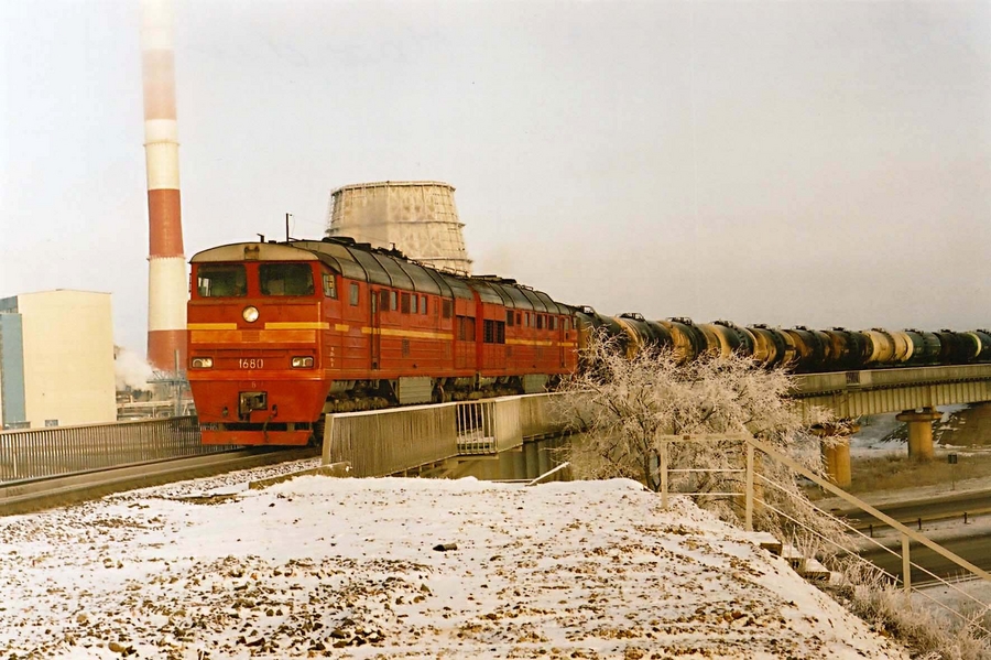 2TE116-1680 (actual 2TE116- 405, Russian loco)
02.2003
Maardu
