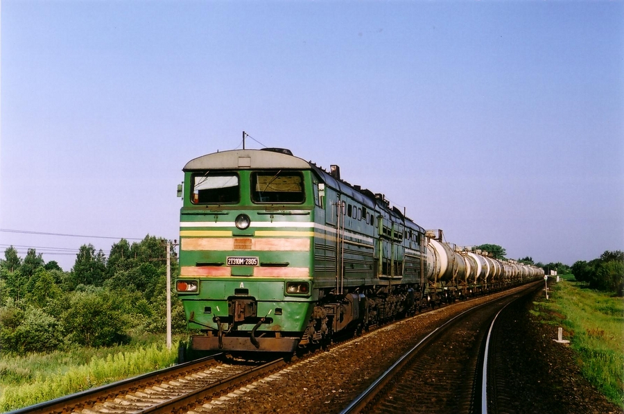 2TE10M-2805 (Belorussian loco)
06.08.2004 
Kena
