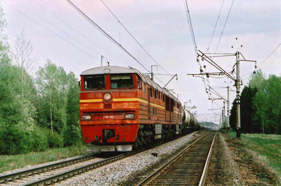 2TE116- 696 (Russian loco)
09.05.2004
Kehra
