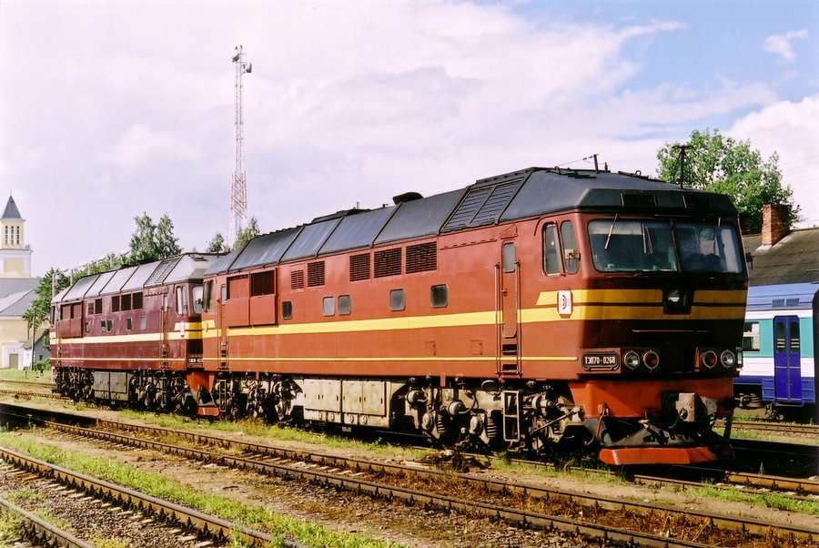 TEP70-0268+0233 (Latvian locos)
23.08.2004
Valga

