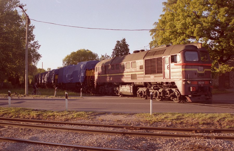 M62-1286 (EVR M62-1119)+C36-7i locos straight from port
05.2002
Tallinn-Kopli
