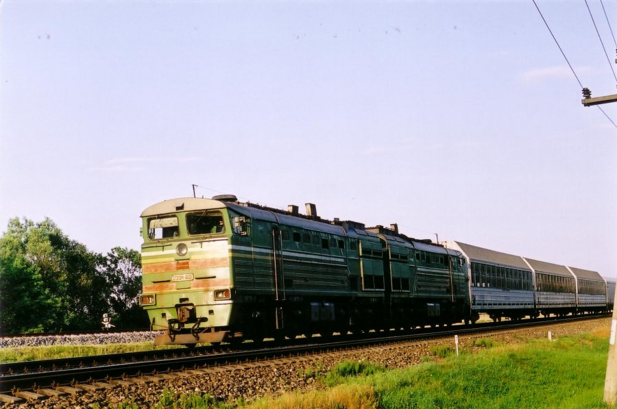 2TE10M-3605 (Belorussian loco)
05.08.2004
Kena
