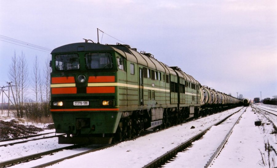 2TE116- 586 (Russian loco)
03.01.2005
Tapa
