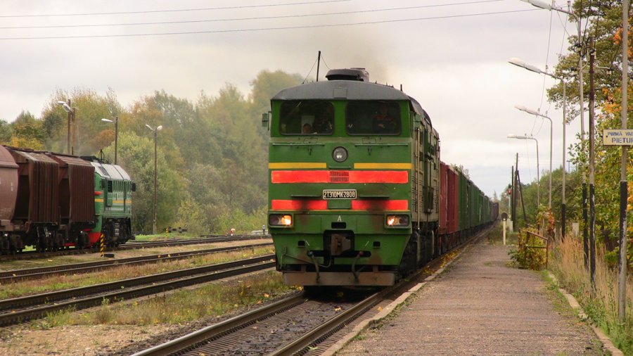 2TE10MK-2808 (Belorussian loco)
06.10.2012
Kraslava
