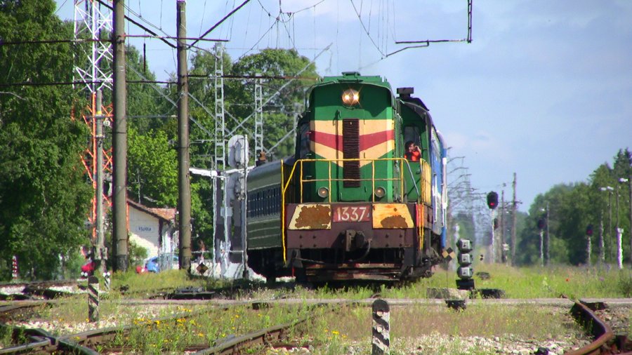 ČME3-5380/4325 (EVR CME3-1327/1337) with tourist train
27.06.2011
Klooga
