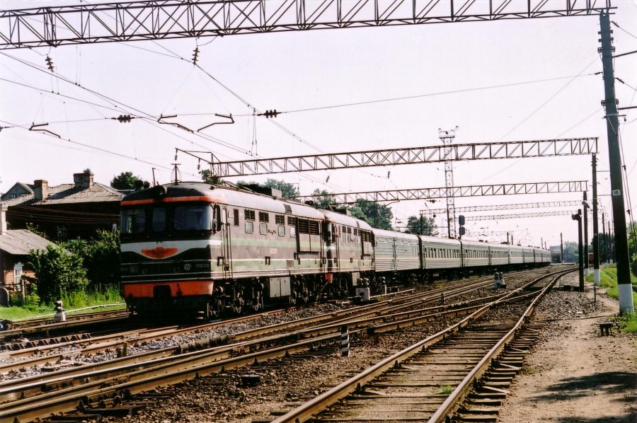 TEP60-0049 (ex. 2TEP60-0049A, Belorussian loco)
06.08.2004
Naujoji-Vilnia
