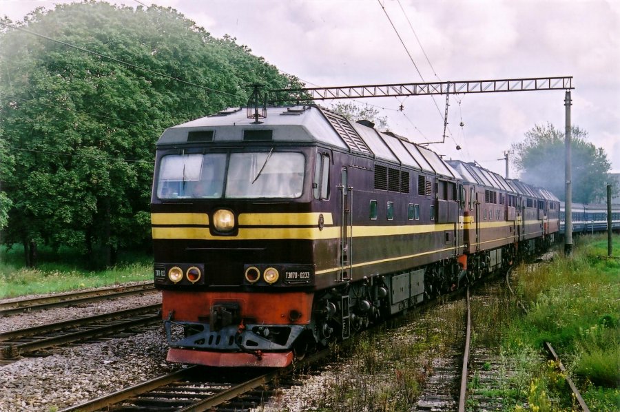 TEP70-0233+0268+0230 (Latvian locos)+0217 (Russian loco)
27.08.2004
Tallinn-Väike
