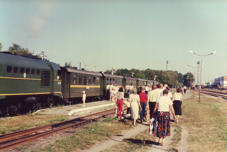 Passanger train (TU2-128)
19.08.1995
Panevežys
