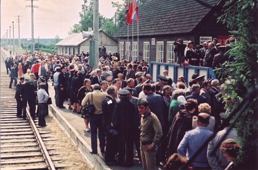 Mõisaküla station (opening of Tallinn - Pärnu - Rīga train)
17.07.1981

