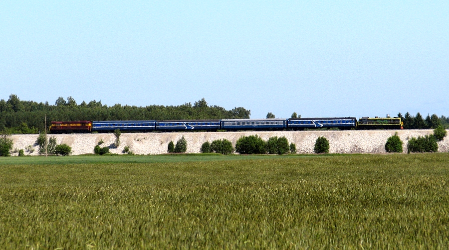 TEM2-6478+ČME3-4208 (EVR CME3-1322) with tourist train
29.06.2011
Kohtla-Järve - Viru
