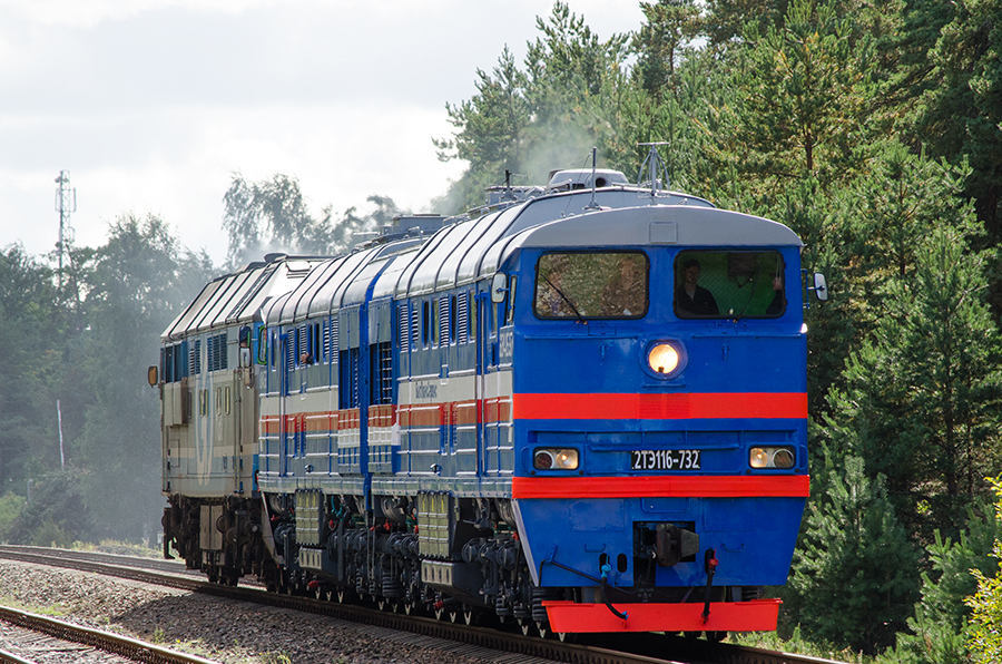 2TE116- 732 (Russian loco)+ TEP70-0320
06.09.2012
Liiva - Tallinn-Väike

