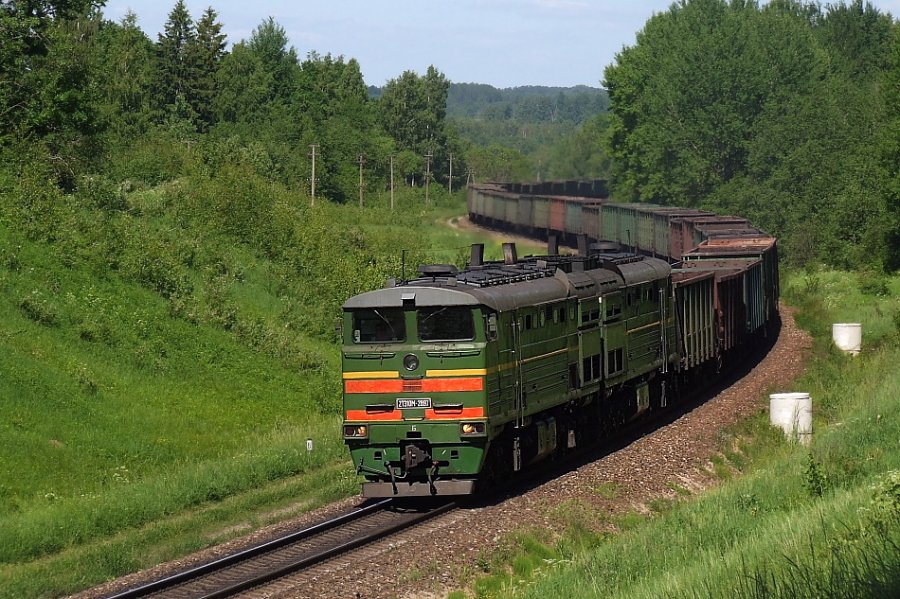 2TE10M-2897 (Belorussian loco)
04.06.2011
Niedrica - Indra 
