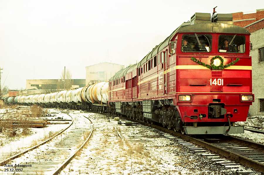 2TE116-1675 (EVR 2TE116-1401/1402) "Oskar" Maiden trip of the new locomotive from Tallinn to Narva
29.12.1997
Tallinn-Kopli
