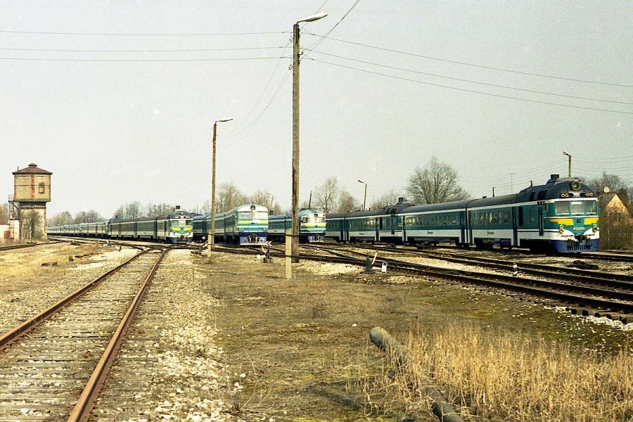 D1-801 & DR1A trains & D1-588
22.04.2001
Tallinn-Väike
