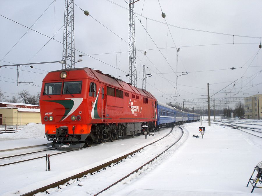 TEP70BS-172 (Belorussian loco) with train Nr. 201
22.12.2012
Vilnius
