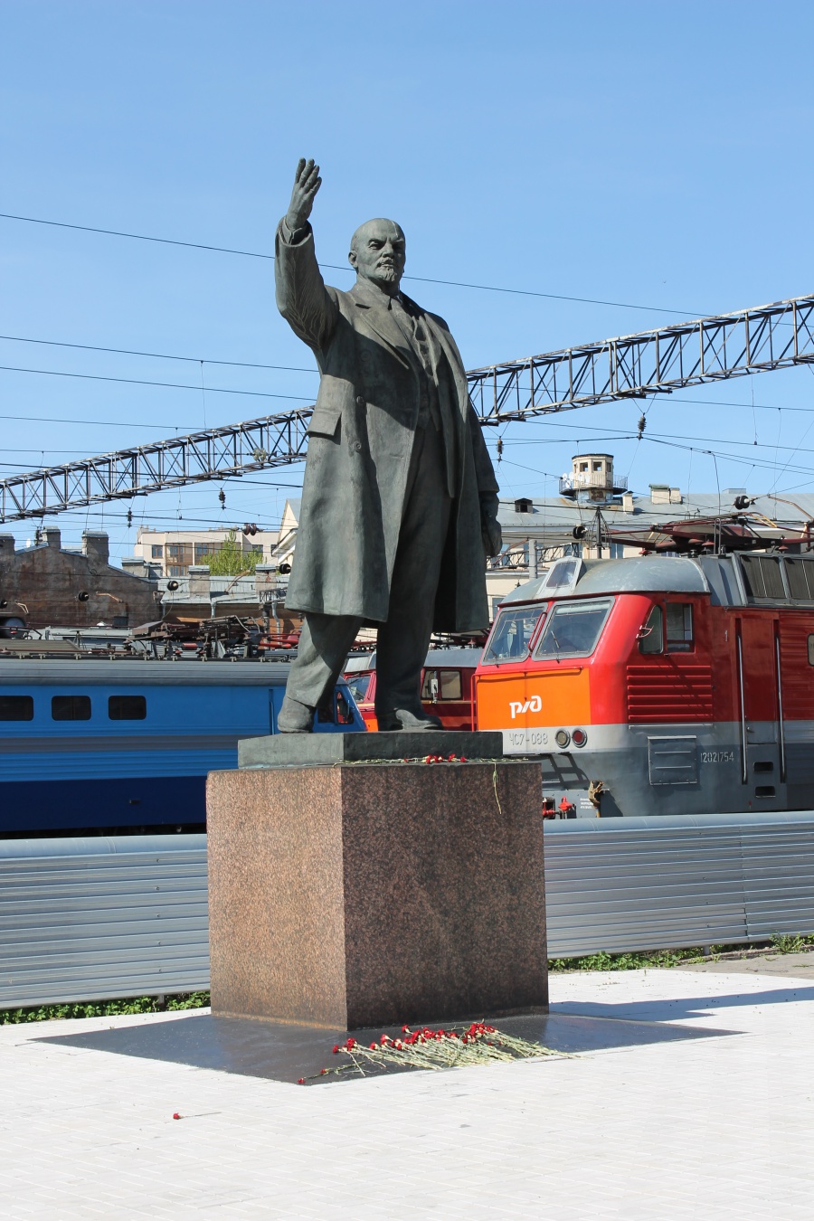 Isake Lenin
10.05.2015
St.-Petersburg Moskovskij shed
Võtmesõnad: Lenin