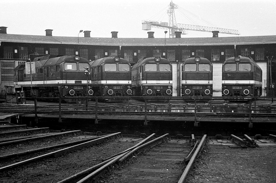 120 022, 120 023, 120 024, 120 025, 120 026
10.03.1989
Gera Bahnbetriebswerk (depot), GDR
