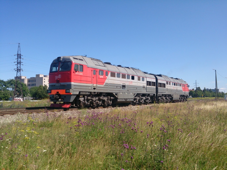 2TE116U-0114 (Russian loco) 
21.07.2015 
Narva 
