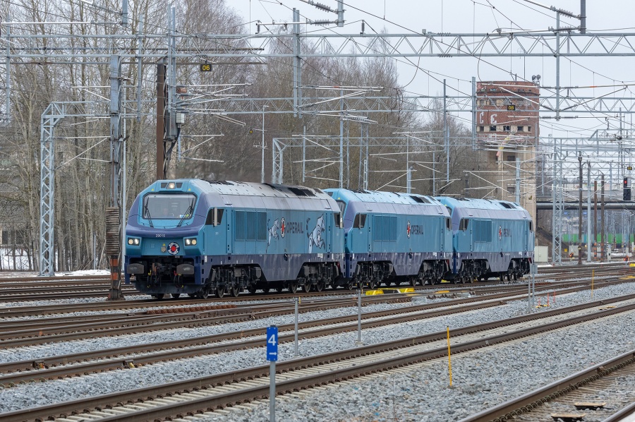 Dr20 29015+29016+29011
30.03.2021 
Riihimäki

Last 2 locomotives arrived to Finland
