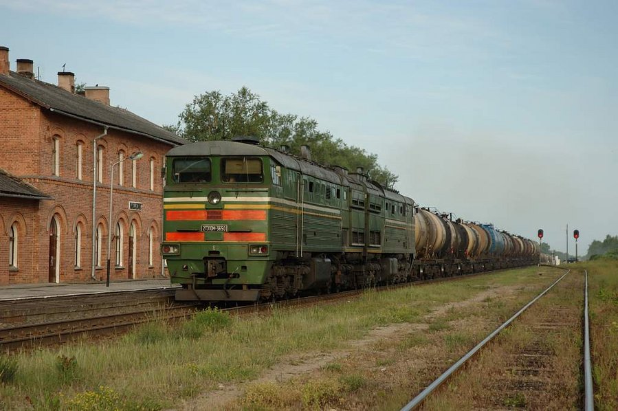2TE10M-3650 (Belorussian loco)
22.06.2007
Naujene

