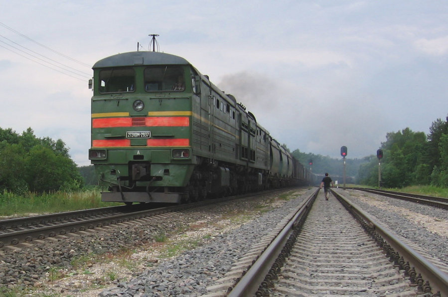 2TE10M-2937 (Belorussian loco)
23.06.2007
Silava
