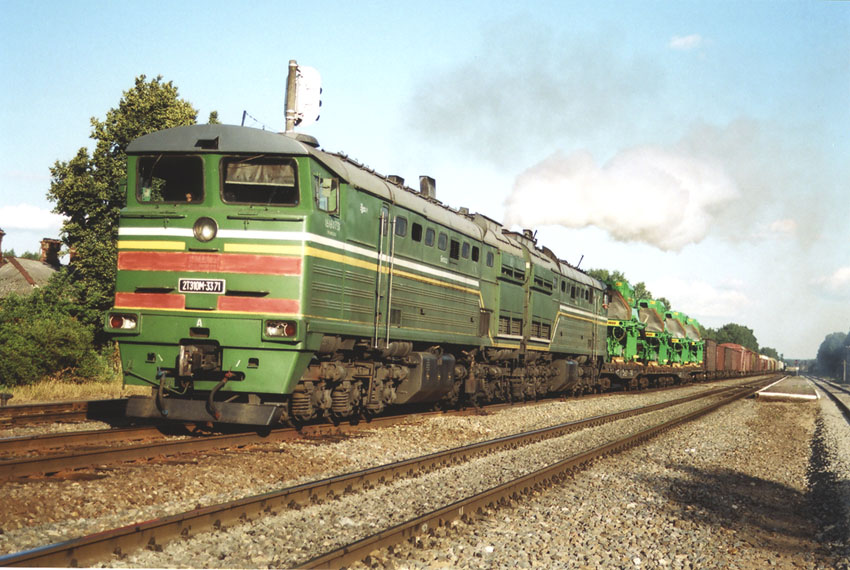 2TE10M-3371 (Belorussian loco)
07.2005
Kyviškės
Schlüsselwörter: kyviskes