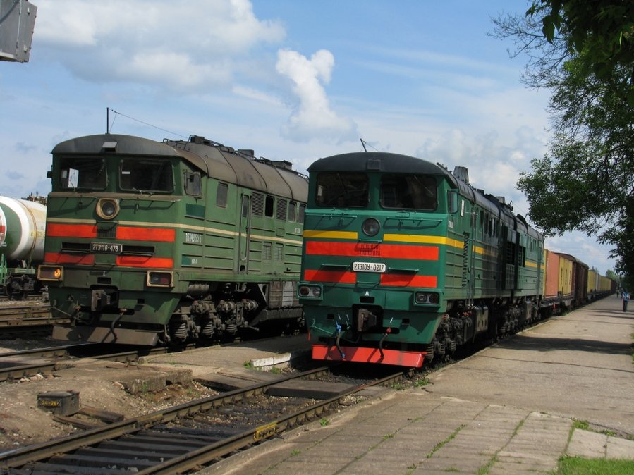 2TE10U-0217 + 2TE116-478 (Russian loco)
12.06.2009
Rēzekne II
Võtmesõnad: lva_te1 rezekne