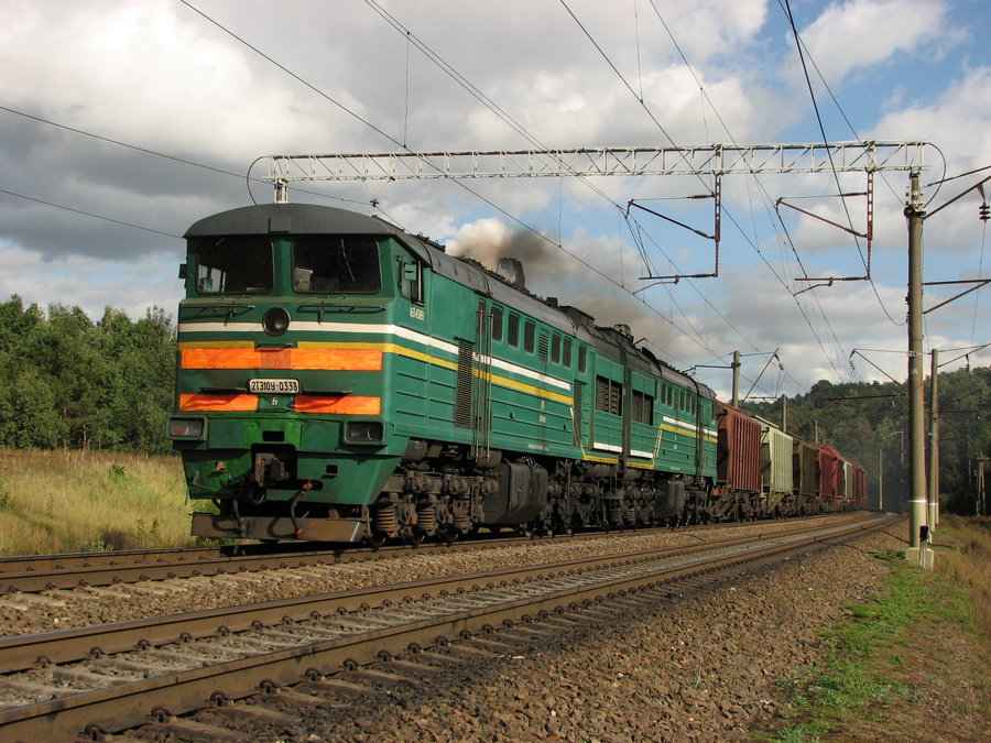 2TE10U-0333 (Belorussian loco)
16.09.2007
Vilnius - Paneriai
