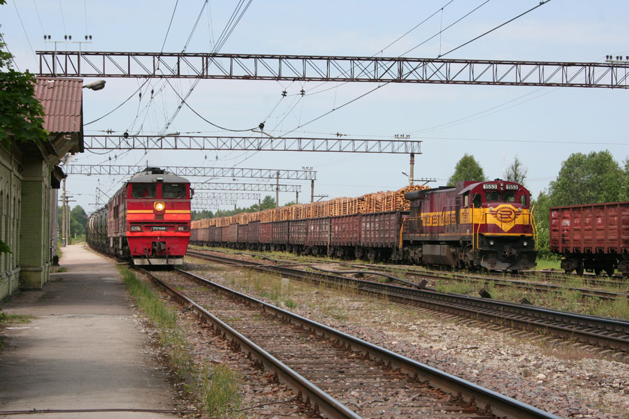 2TE116- 634  (Russian loco)+C36-7i-1553
21.06.2006
Kehra
