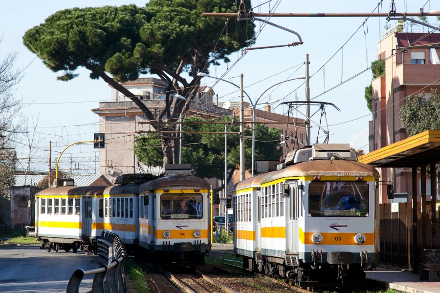 STEFER 100 (104+106+082) & series 0 (122+03)
02.02.2016
Roma
Roma-Giardinetti 950mm gauge railway
STEFER series 100 (104+106+082) built 1941 and series 0 (122+03) built 1926.
