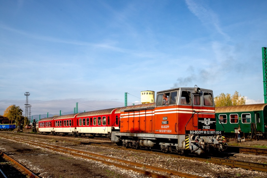 71-002 760mm loco
09.11.2019
Septemvri
