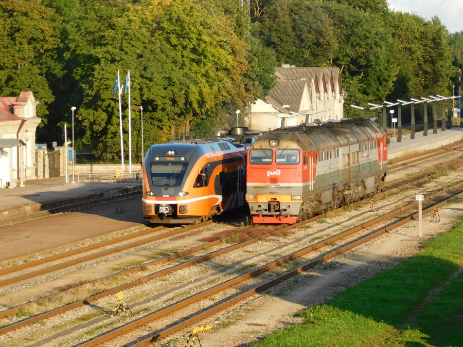 2318 + 2TE116U-0140 (Russian loco)
11.09.2017
Narva
