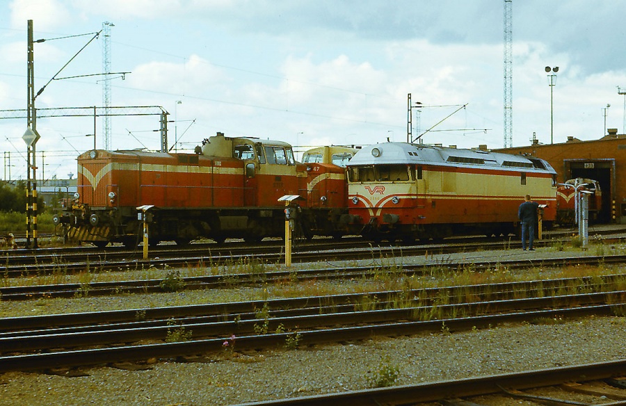 Dv12-2717 & Dr13-2350
19.07.1991
Tampere depot
