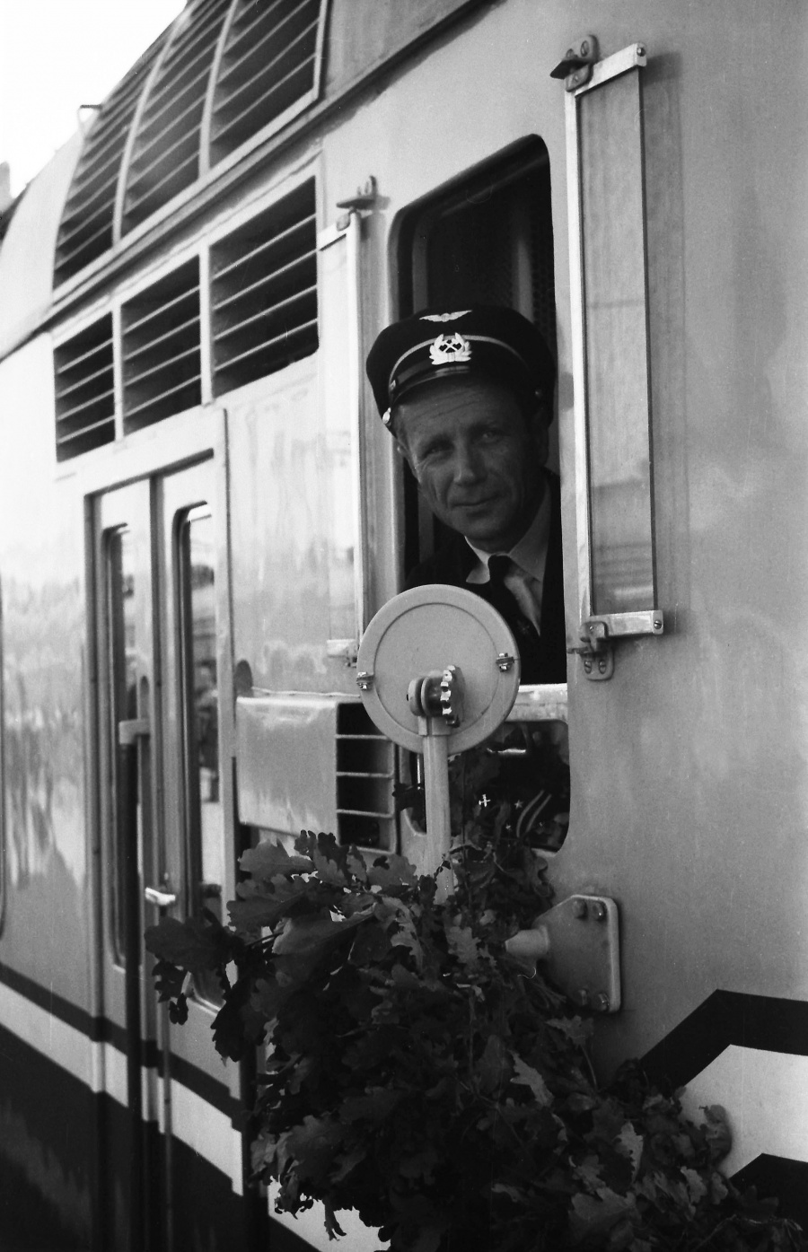 D1-465
23.07.1971
Tallinn-Balti
First 1520 mm Tallinn - Pärnu DMU train.

Train driver/vedurijuht Illario Vernik.
