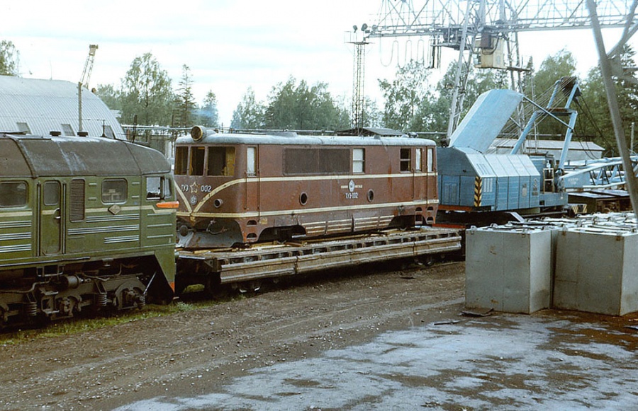 TU3-002
25.05.1990
Tootsi peat industry
Locomotive worked in Lithuania, depot Panevežys 1959-1964 and 1964-1988 at Leningrad children railway, Russia.
