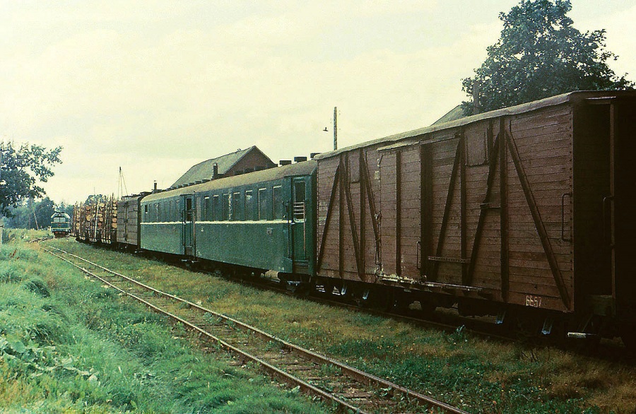 Freight-passenger train
18.08.1981
Alūksne

