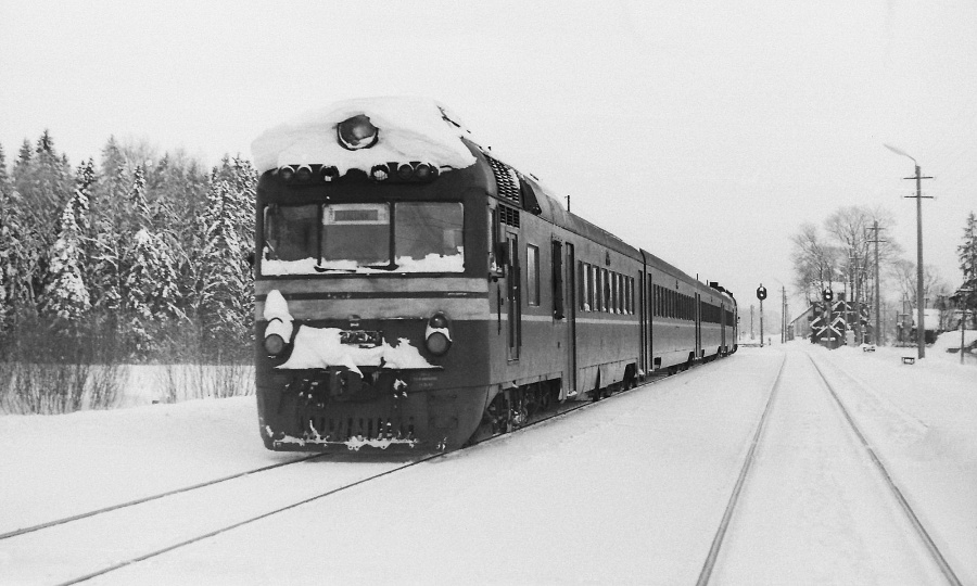 D1-473
05.02.1985
Surju

Trip to Lithuania 3/4, only one working diesel engine. Other one had failure in gearbox.
Sõitsime ühe töötava mootorpeaga, kuna 473-3 oli külm kiiruste kasti rikke tõttu
