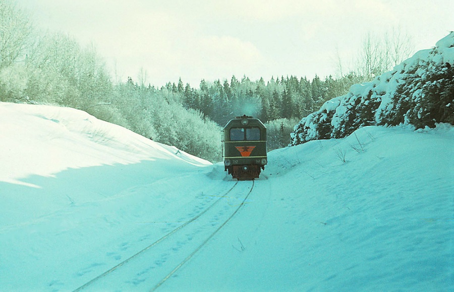 TU2-148 with passenger train
24.01.1982
Alūksne
Võtmesõnad: aluksne