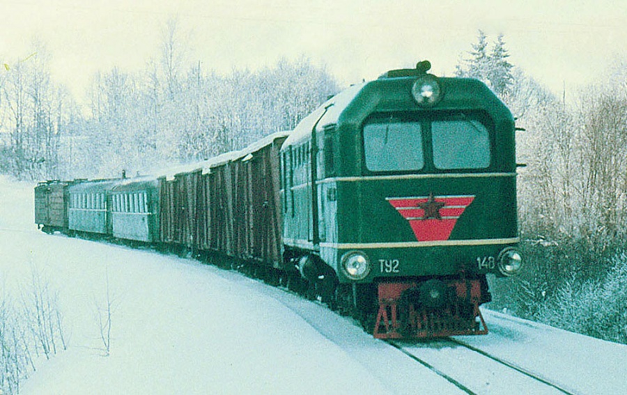 TU2-148 hauling freight-passenger train
24.01.1982
near Alūksne
Võtmesõnad: aluksne