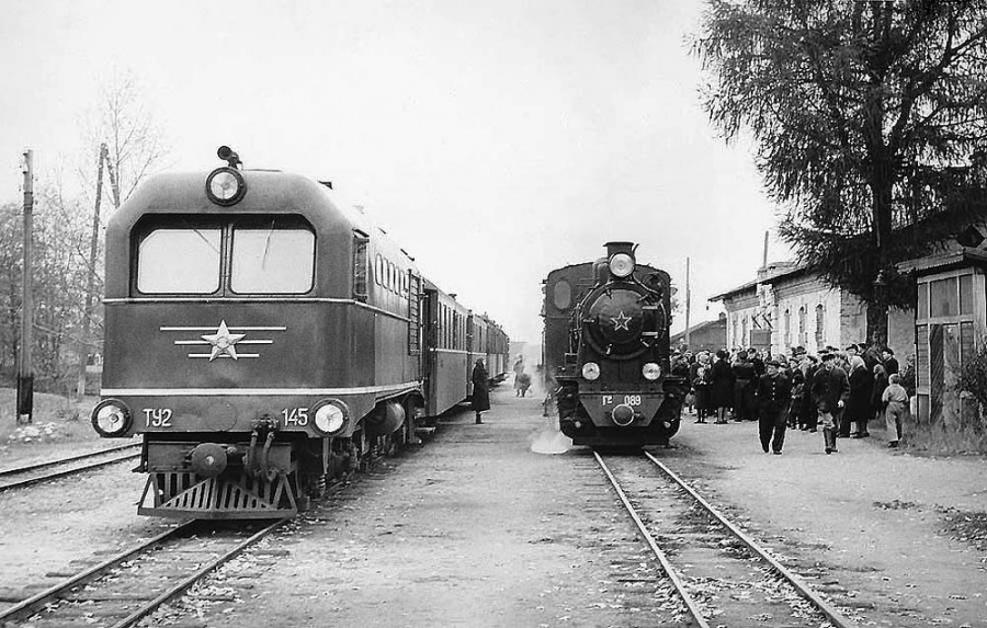 TU2-145 (Latvian loco) & Gr-089 (Estonian loco)
20.10.1958
Ape
Opening ceremony of new connection between Valga and Gulbene.
Uue raudteeliini, Valga - Gulbene, pidulik avamine.
