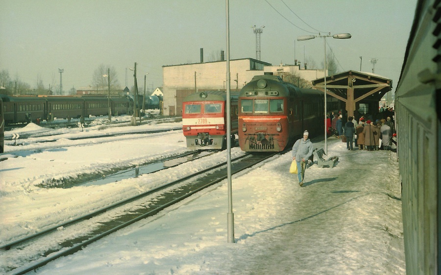DR1A-225 (EVR DR1BJ-2709) & D1-692
16.03.1996
Tartu
