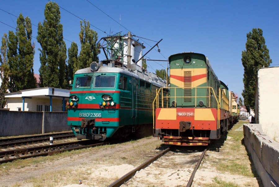 VL80C-2366 & ČME3-2541
23.08.2014
Odessa depot
