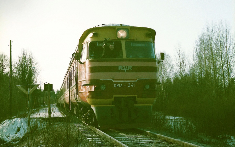 DR1A-241
03.1993
Kärevere
