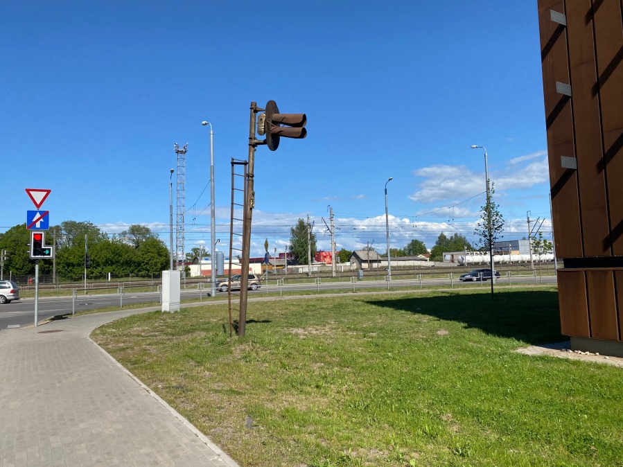 Abandoned signal
28.05.2020
Riga, Salaspils iela

